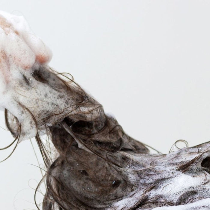Løsningen for sunt og rent hår: Detox shampoo - Cancam